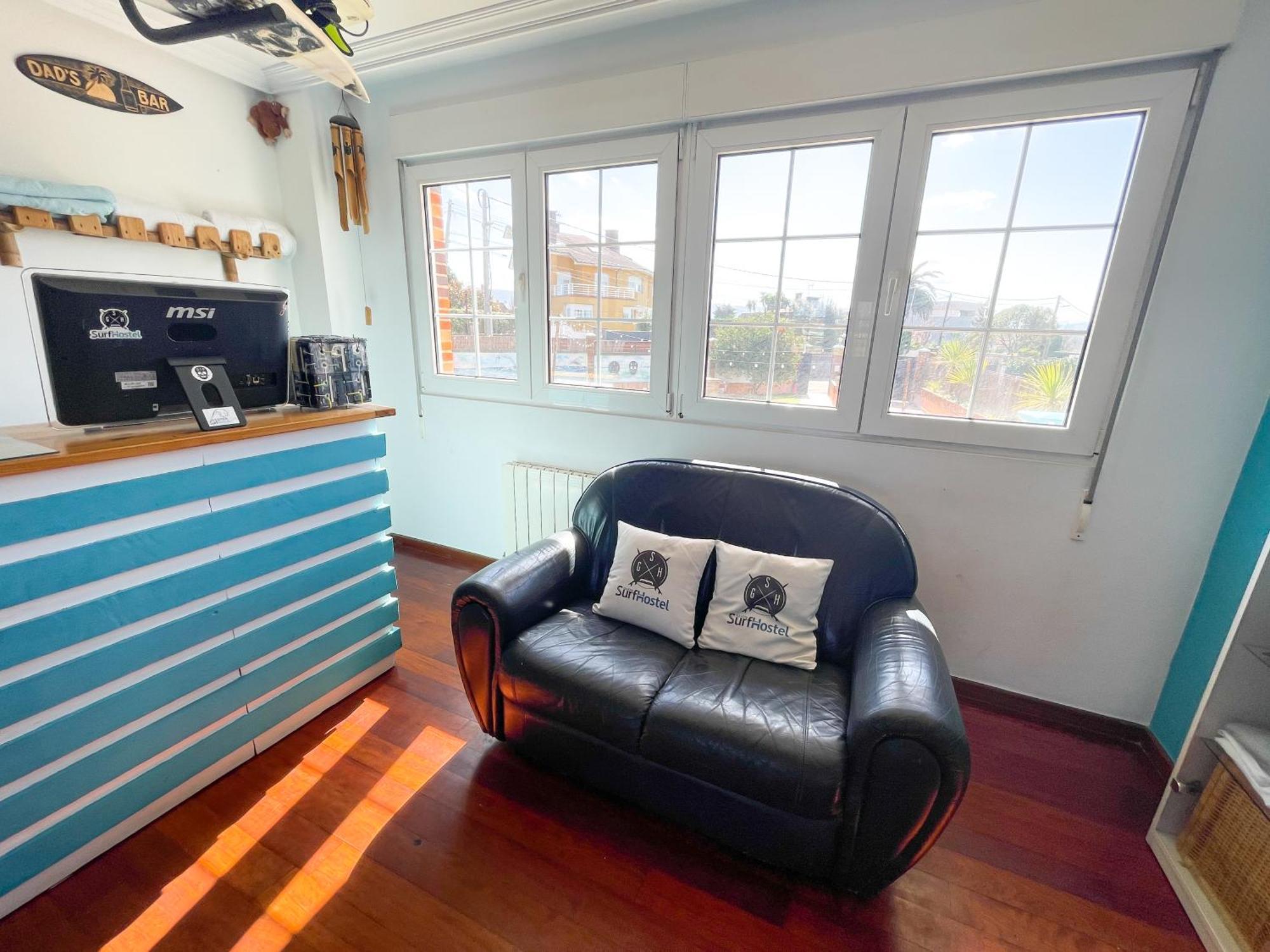 Gijon Surf Hostel Dış mekan fotoğraf